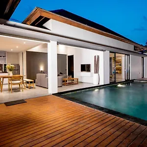  Villa Dedayuh Indonesien